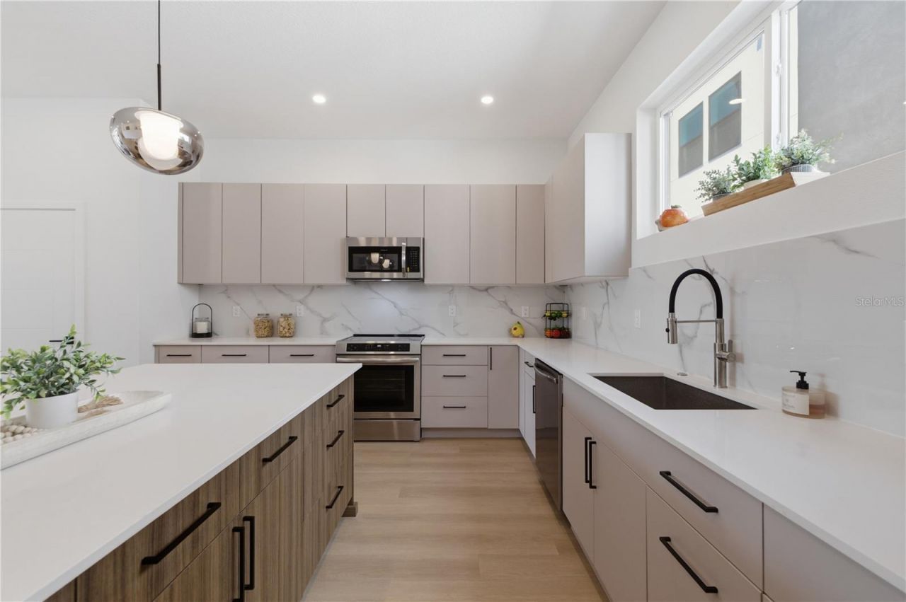 2104 4th Street S, Unit 3, Saint Petersburg, FL 33705 Photo