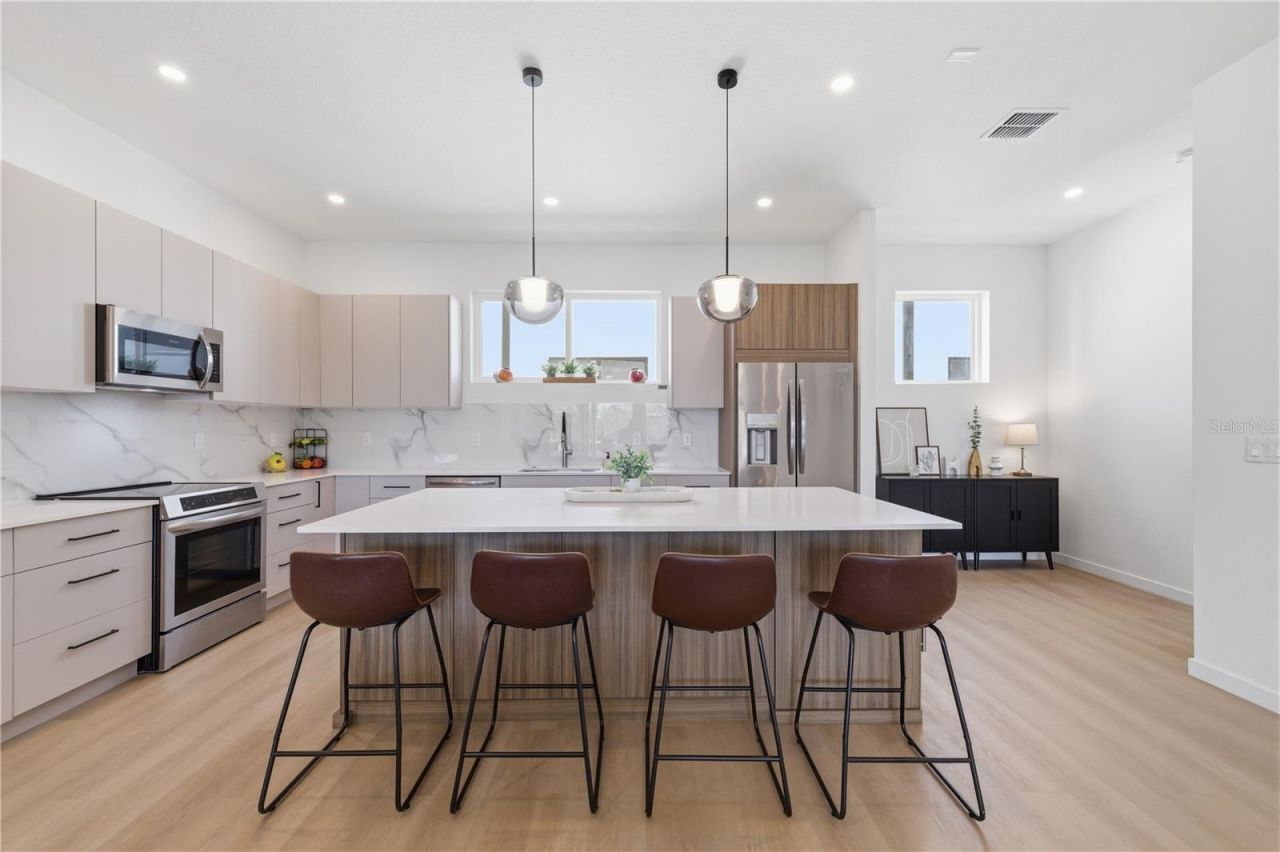 2104 4th Street S, Unit 3, Saint Petersburg, FL 33705 Photo