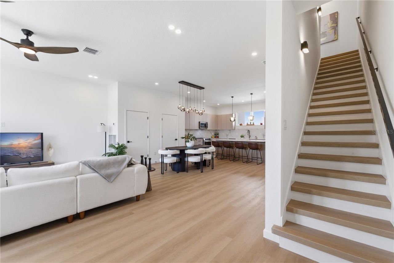 2104 4th Street S, Unit 3, Saint Petersburg, FL 33705 Photo
