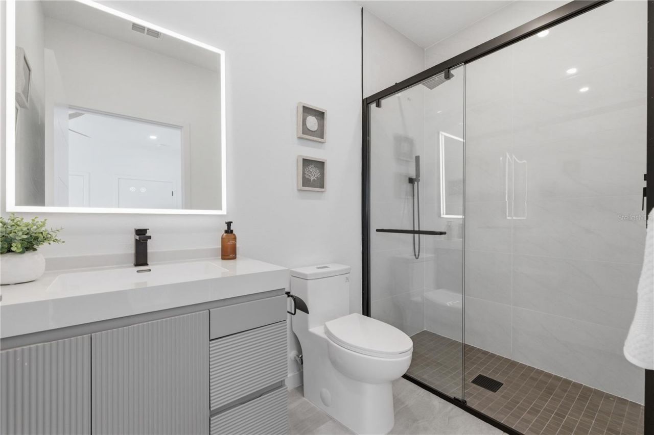 2104 4th Street S, Unit 3, Saint Petersburg, FL 33705 Photo