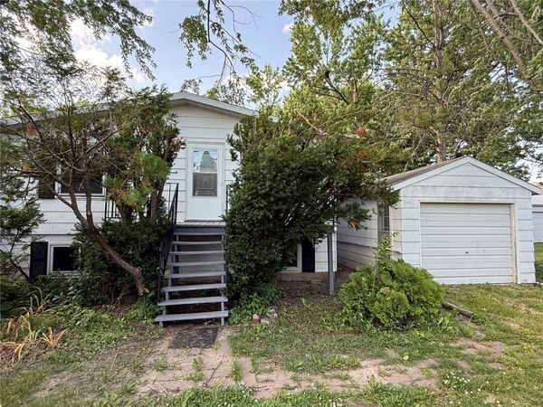 210 Kohl Street , Martelle, IA 52305