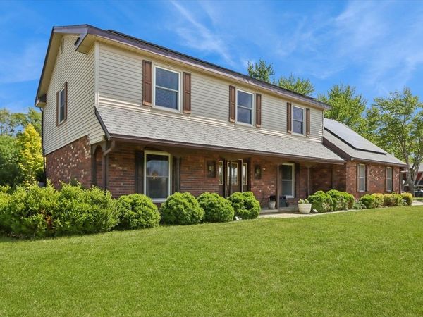 5 Olde Hickory Road , Coralville, IA 52241