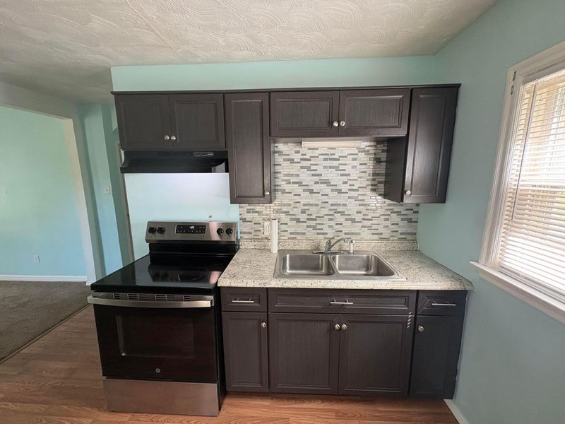 2327 Argyle Drive , Columbus, OH 43219 Photo 9