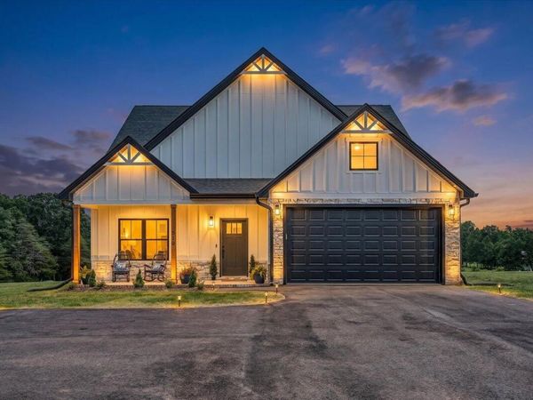 510 Camellia PL , Moneta, VA 24121