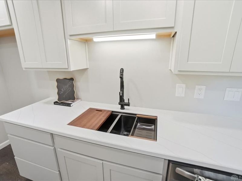 4058 Meadowsweet Drive, Riverside, OH 45424 Photo 14