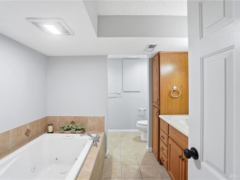 4058 Meadowsweet Drive, Riverside, OH 45424 Photo 47