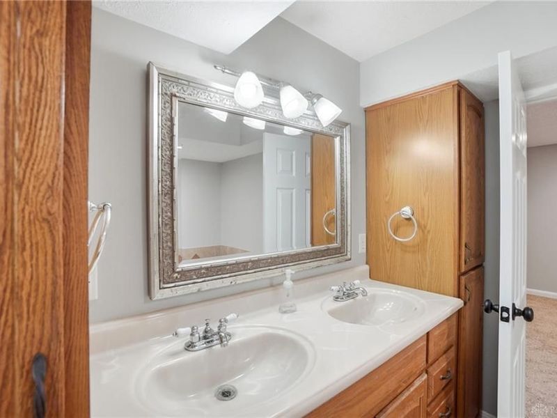4058 Meadowsweet Drive, Riverside, OH 45424 Photo 48