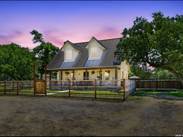 125 River Bluff Dr, Boerne, TX 78006