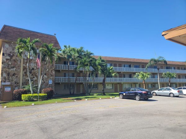 555 Purdy Lane, Unit 317, Palm Springs, FL 33461