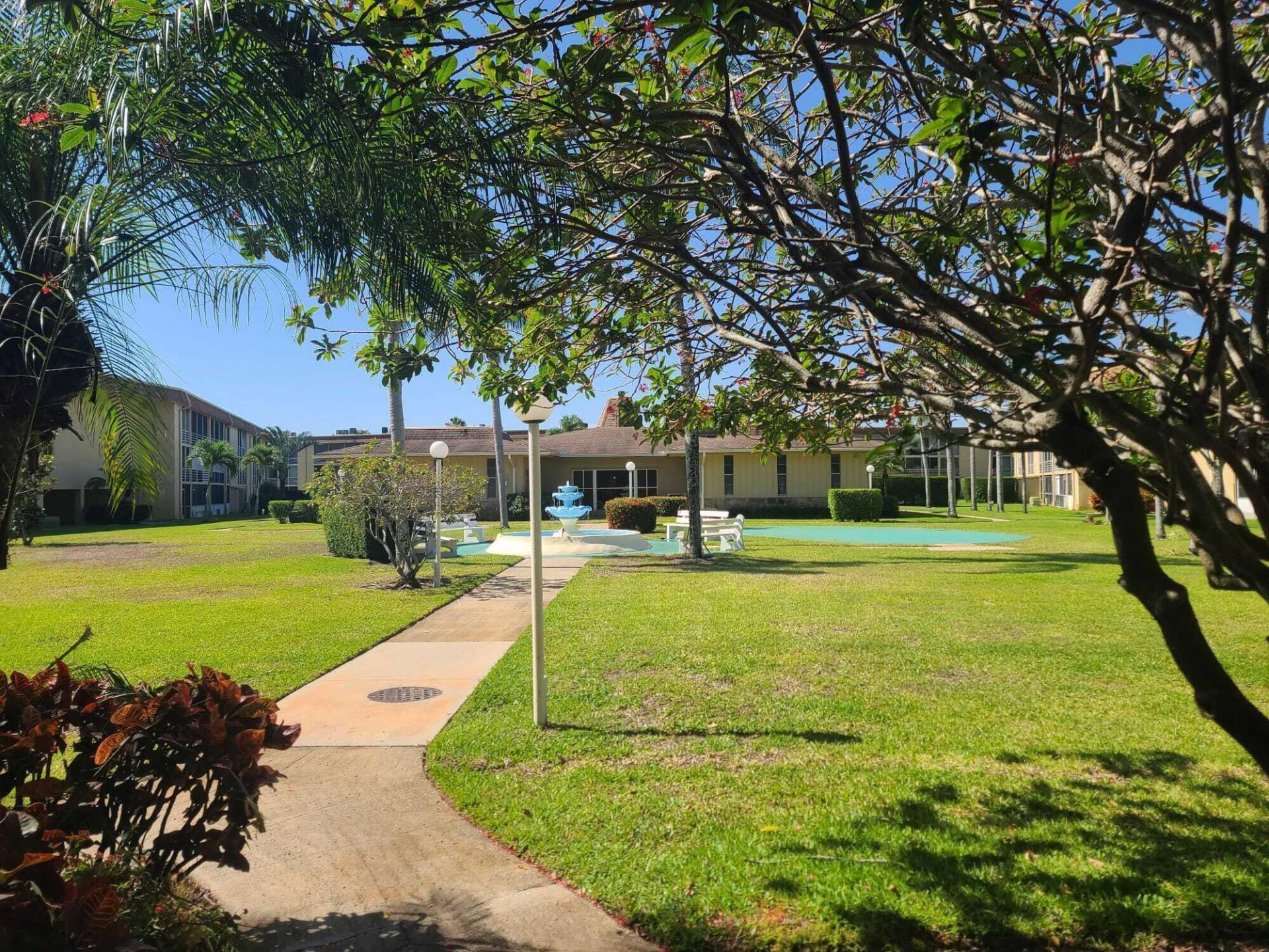 555 Purdy Lane, Unit 317, Palm Springs, FL 33461 Photo