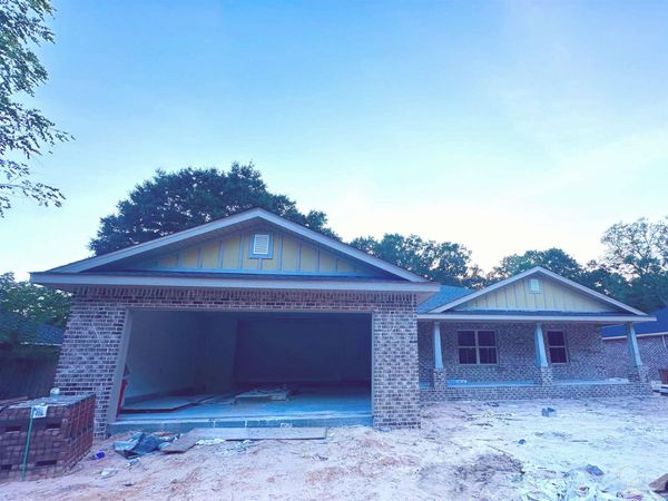 5721 Lofty Pines Dr, Milton, FL 32570