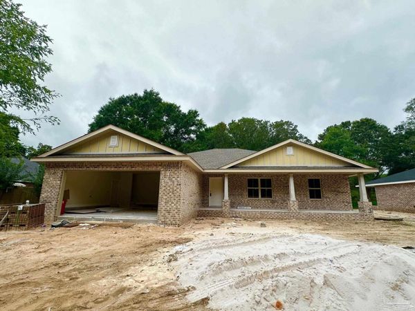 5721 Lofty Pines Dr, Milton, FL 32570