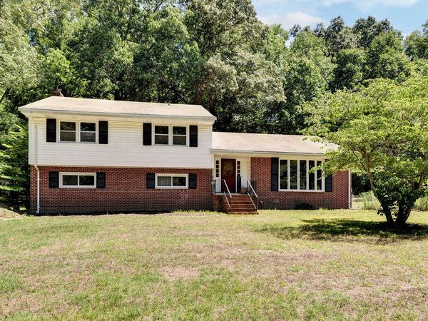 9220 Minnetree Hill Road , Providence Forge, VA 23140