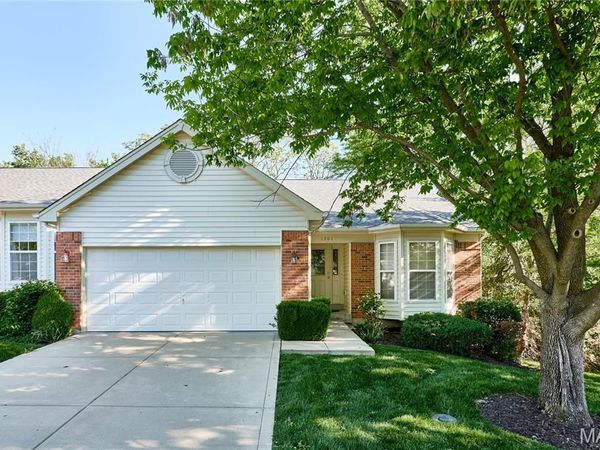 1301 Kensington Way Drive, Ellisville, MO 63011