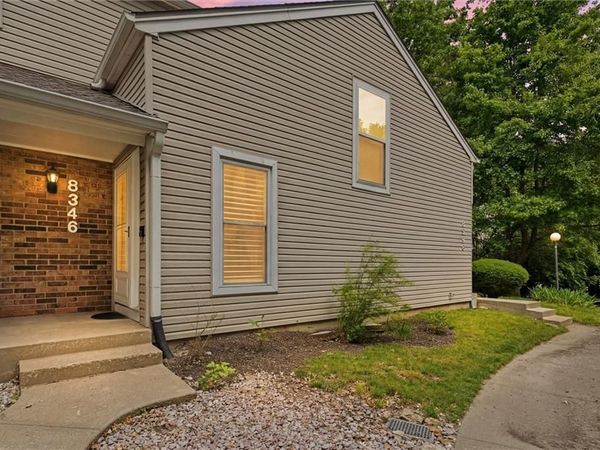 8346 NW Barrybrooke Drive, Kansas City, MO 64151