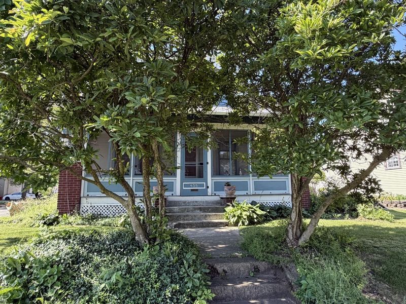 435 W William Street , Delaware, OH 43015 Photo 2