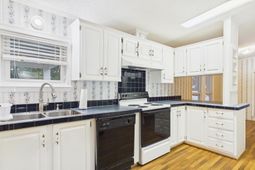 103 Hammond Street photo 4