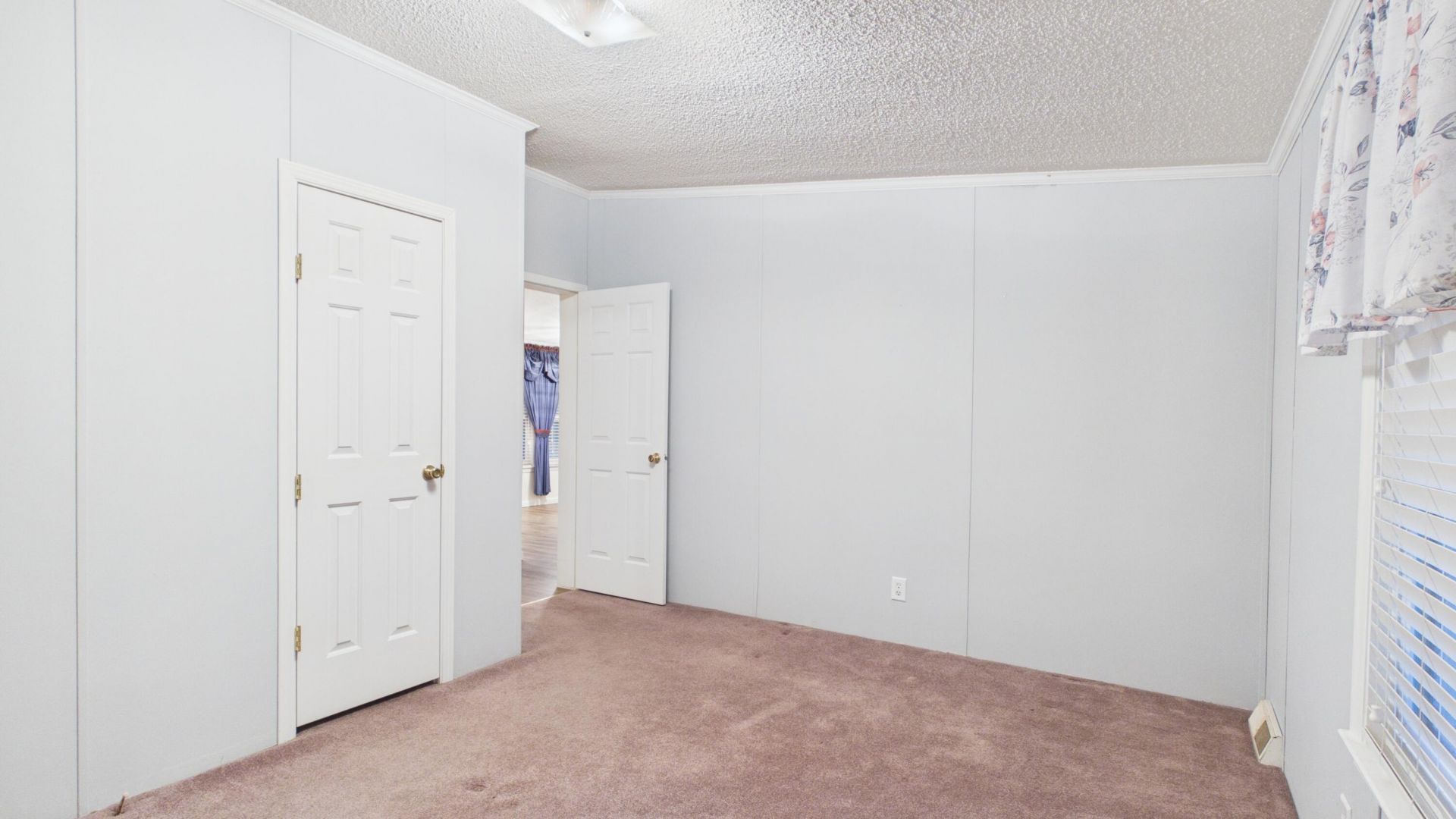 103 Hammond Street Photo 9