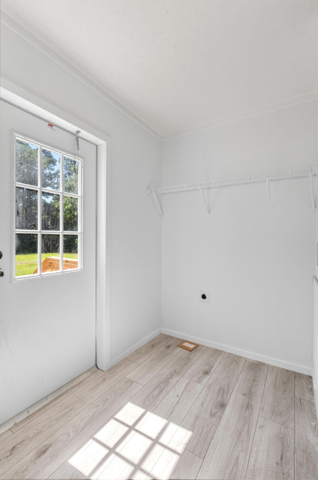 743 Roscoe Court Photo 21