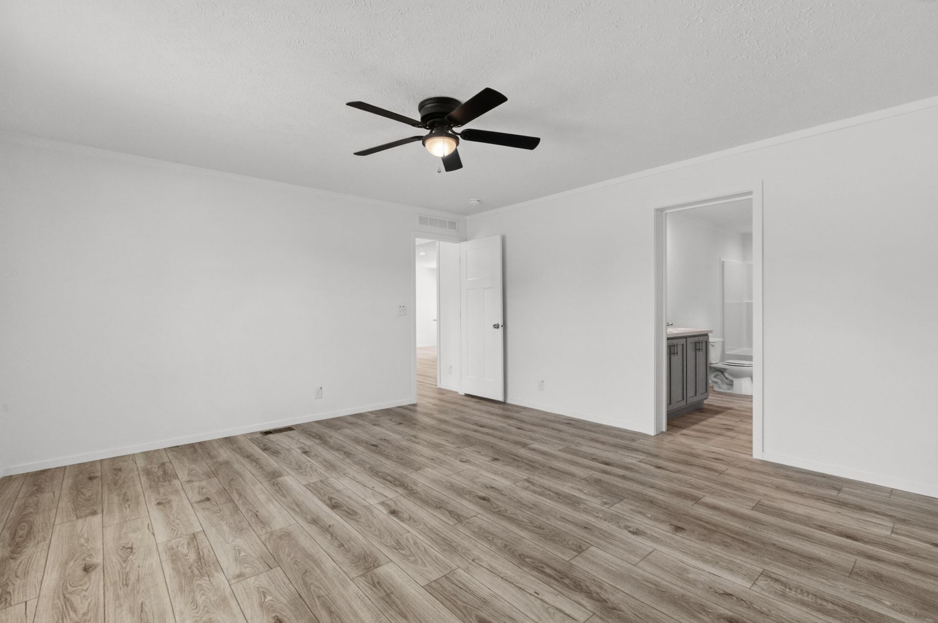 743 Roscoe Court Photo 42