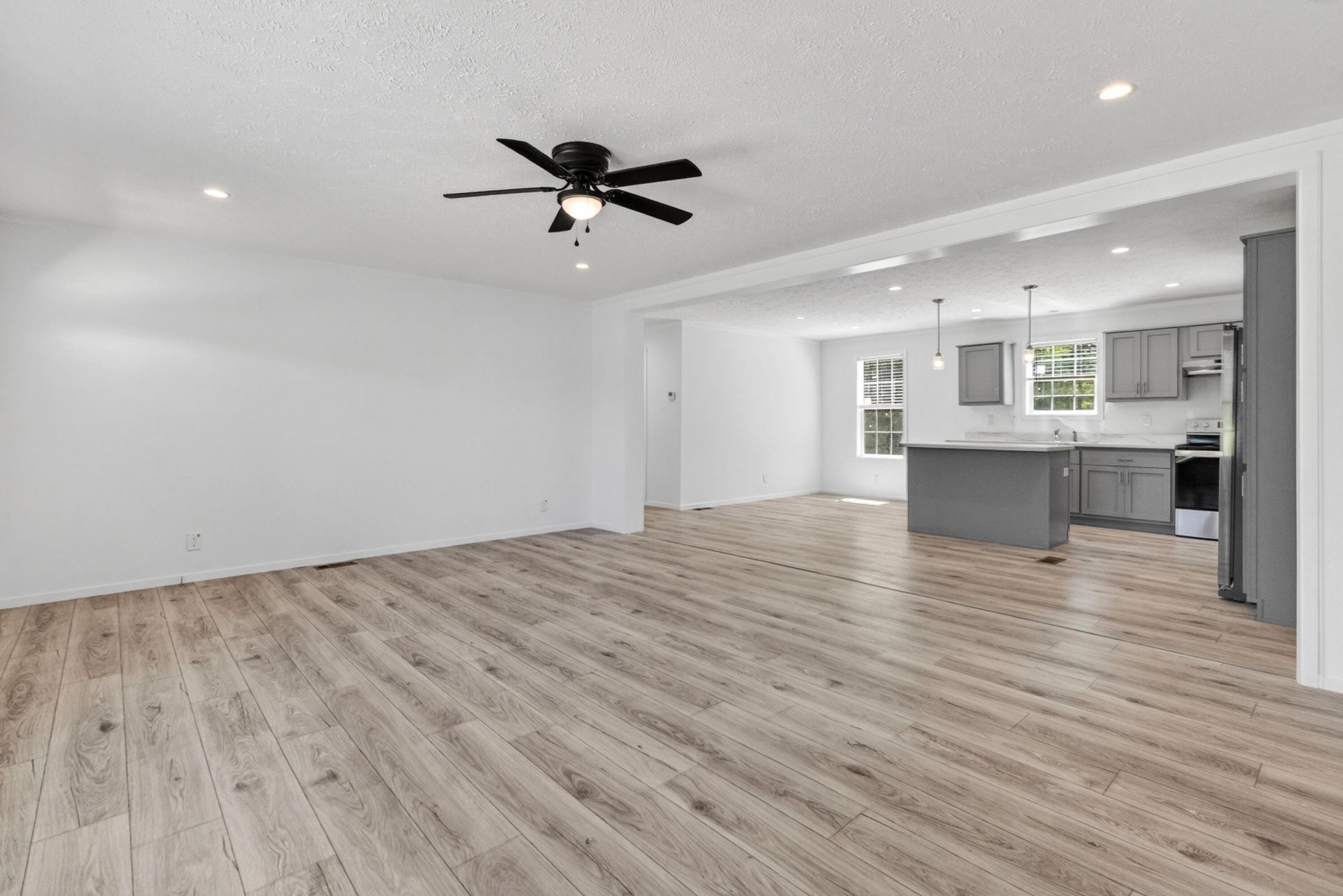 743 Roscoe Court Photo 44