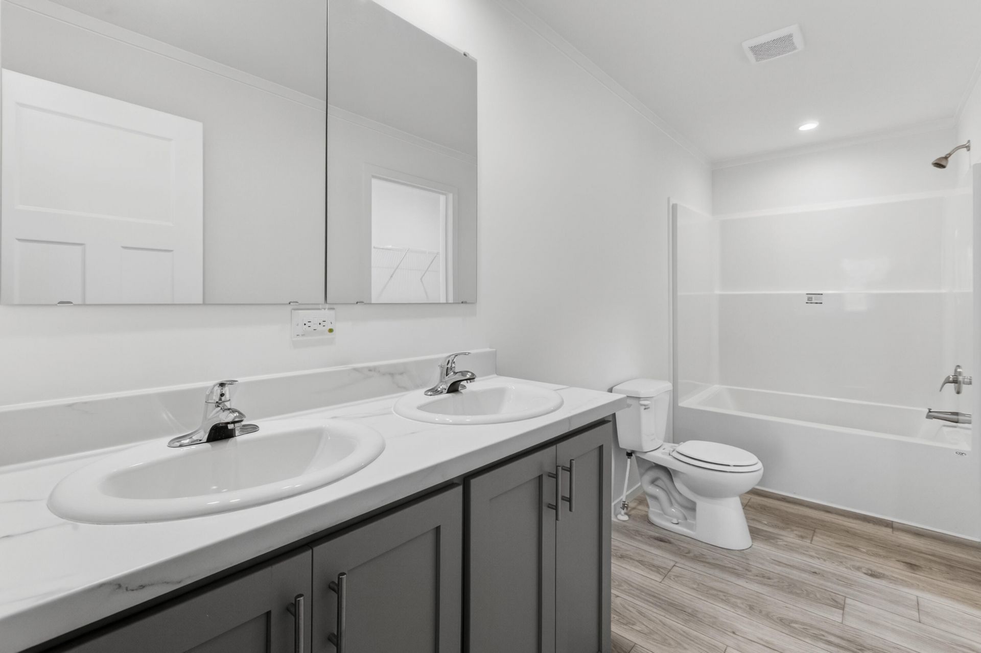 743 Roscoe Court Photo 48
