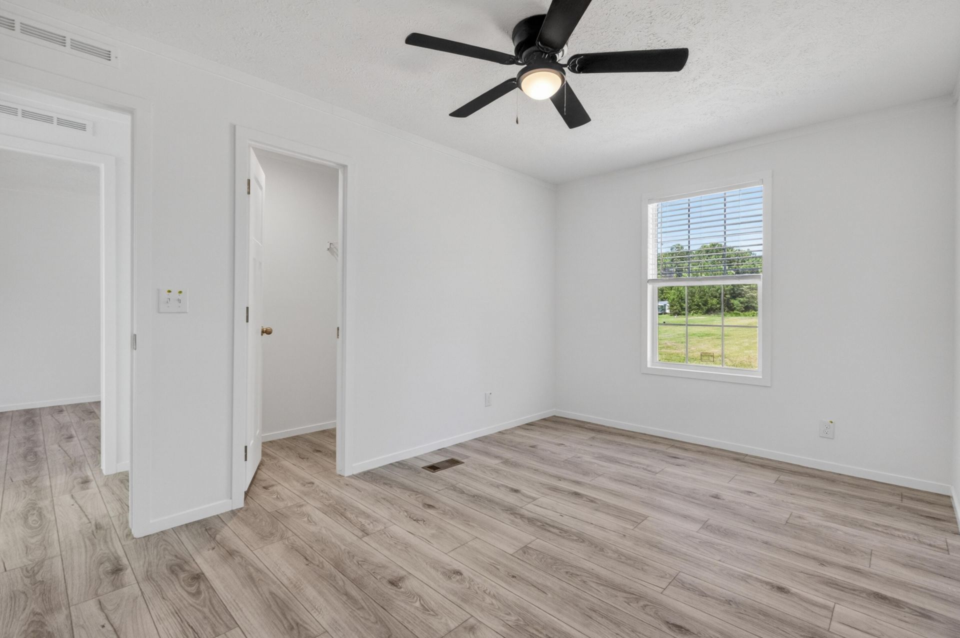 743 Roscoe Court Photo 51