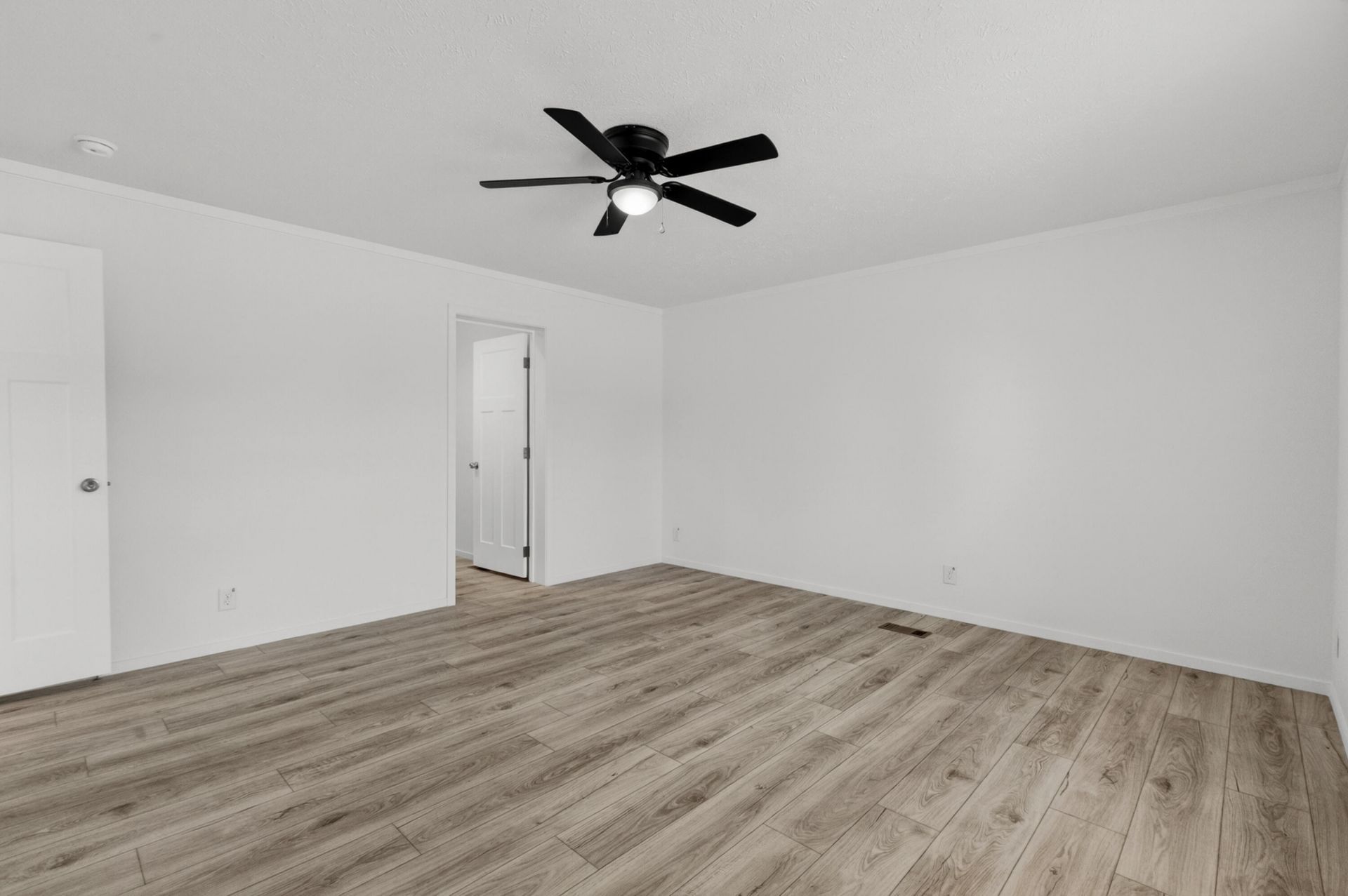 743 Roscoe Court Photo 53
