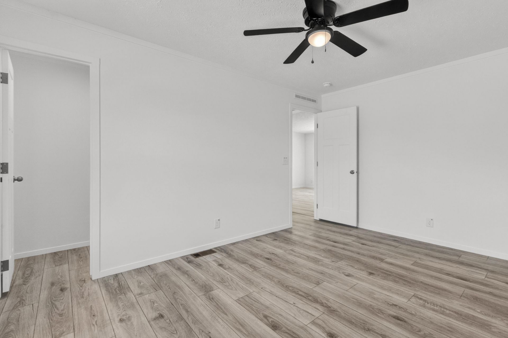 743 Roscoe Court Photo 54