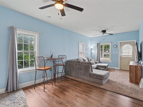 1930 Burson Street , Des Moines, IA 50316