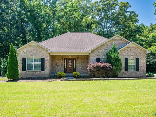 612 S Mountain Drive, Trinity, AL 35673