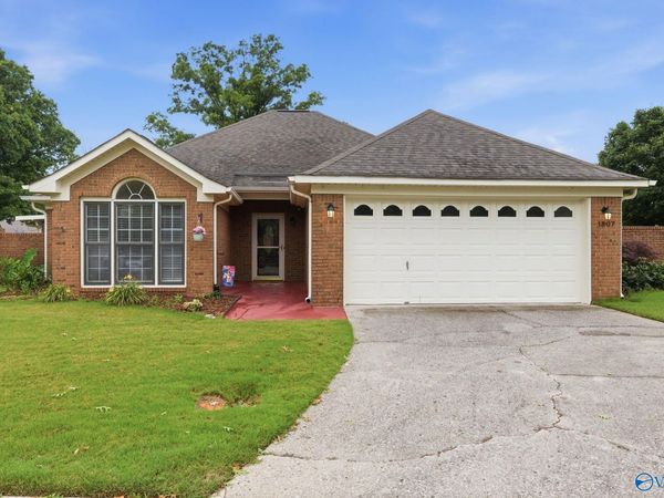 1807 Edgemere Court, Huntsville, AL 35803
