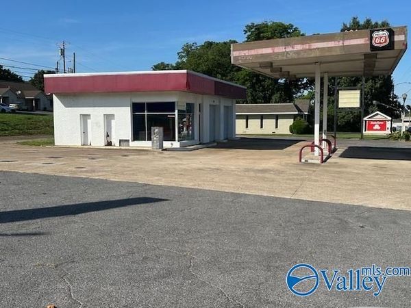 1536 Gunter Avenue, Guntersville, AL 35976