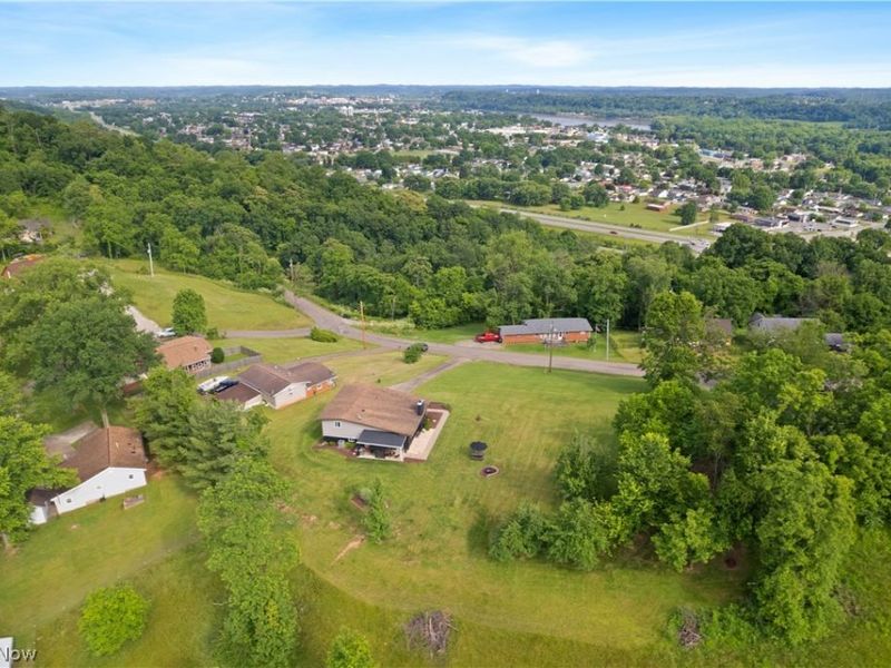 2506 Valley View Drive, Belpre, OH 45714 Photo 38