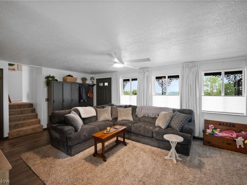 2506 Valley View Drive, Belpre, OH 45714 Photo 5