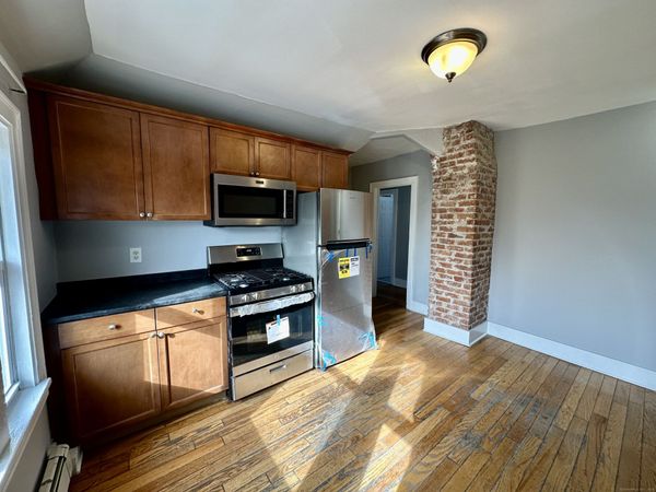 2683 Fairfield , Unit 3rd Fl, Bridgeport, CT 06605