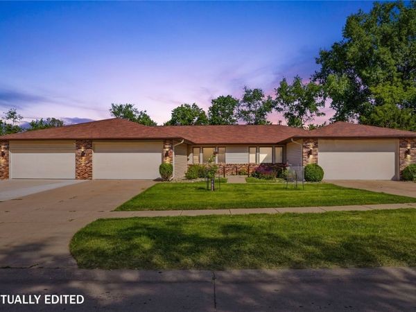 1585 Matterhorn Drive NE, Cedar Rapids, IA 52402