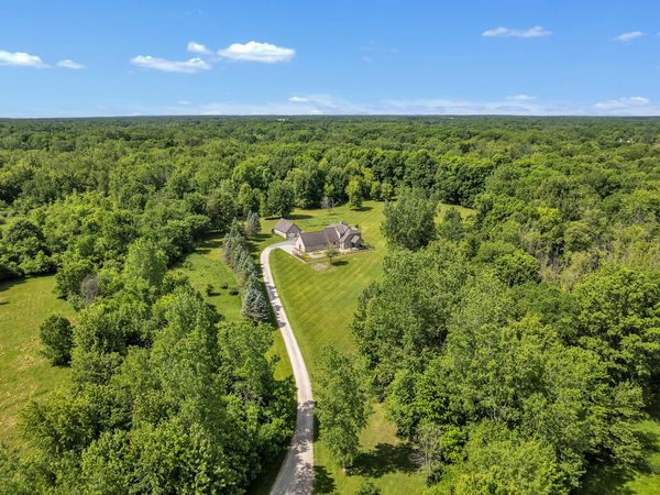 2665 White Tail Court, South Lyon, MI 48178