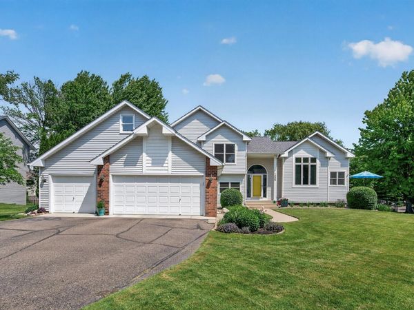 1225 EARLE Way, Burnsville, MN 55306