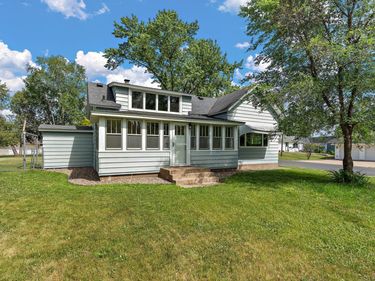 387 2nd Street S, Bayport, MN 55003