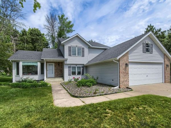 9664 Wynstone Drive , Woodbury, MN 55125