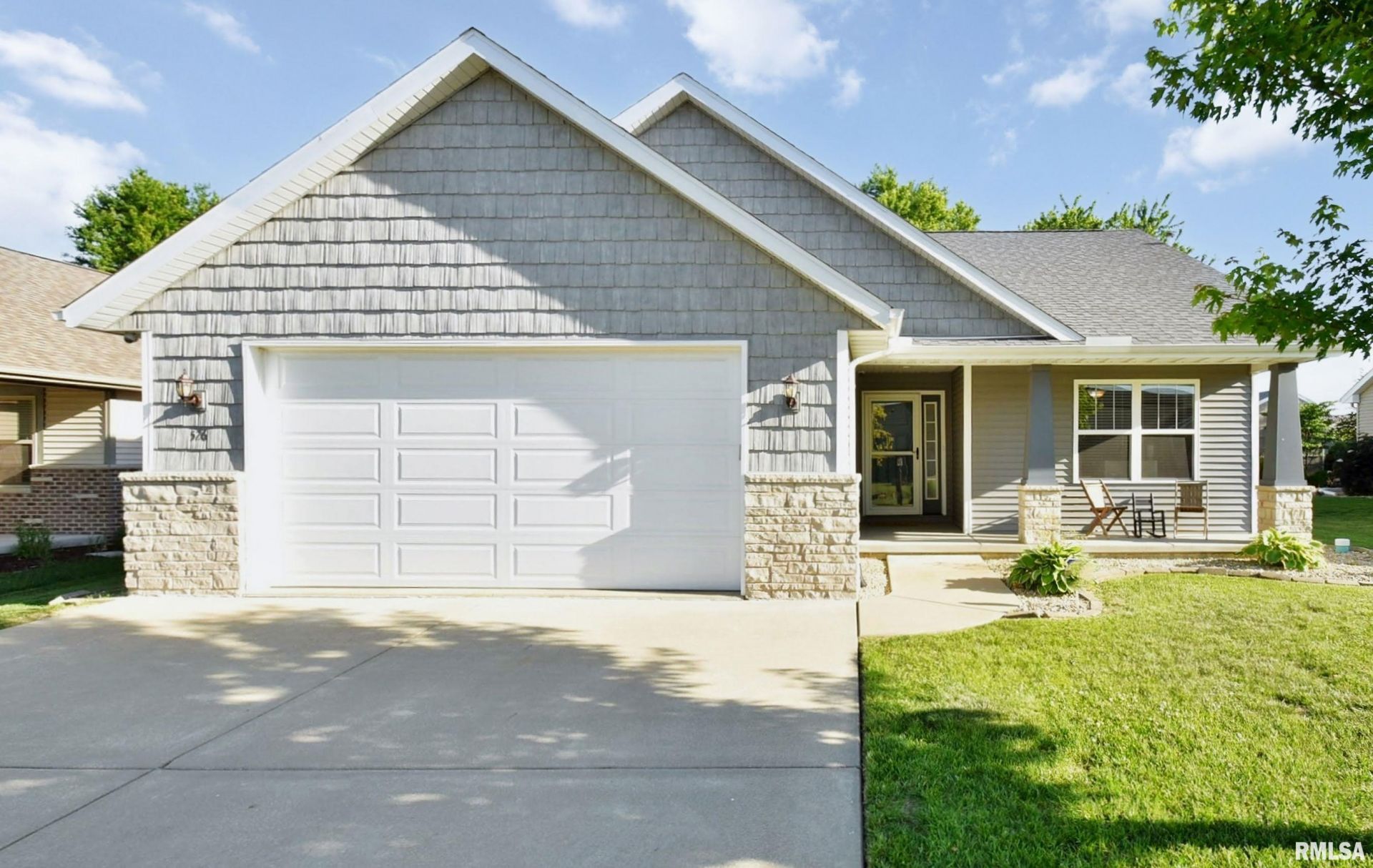 526 Cottonwood Circle, East Peoria, IL 61611 Main Photo