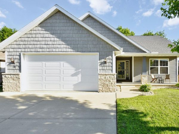526 COTTONWOOD Circle, East Peoria, IL 61611