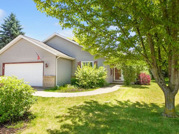 N171W20651 Valley Dr, Jackson, WI 53037