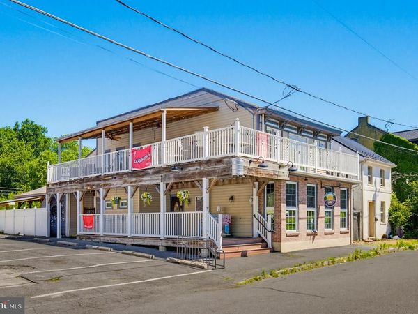 38-40 E FRONT STREET , MARIETTA, PA 17547