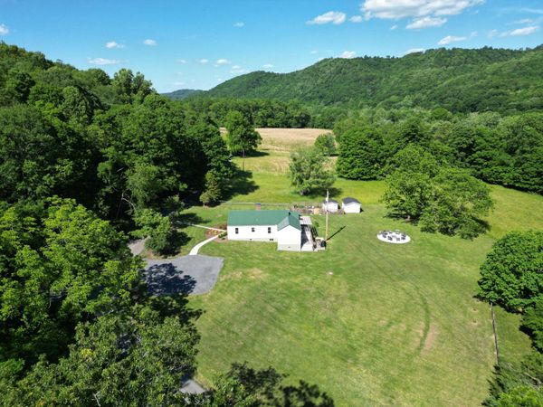 1999 Rockland Rd, Ronceverte, WV 24970