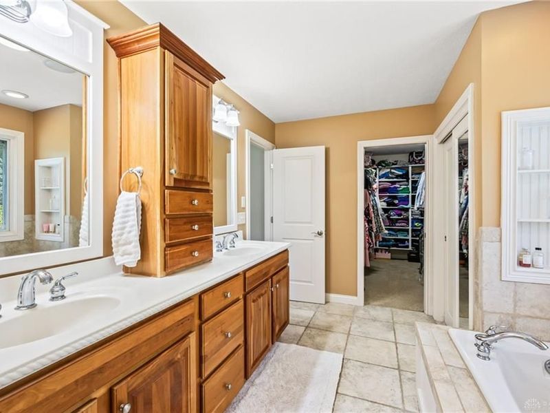 8099 Dry Run Circle, Germantown, OH 45327 Photo 17