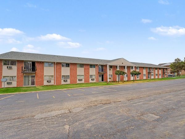 1557 Jill Court , Unit 110, Glendale Heights, IL 60139