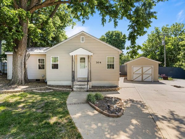 304 S Third Street , Fisher, IL 61843
