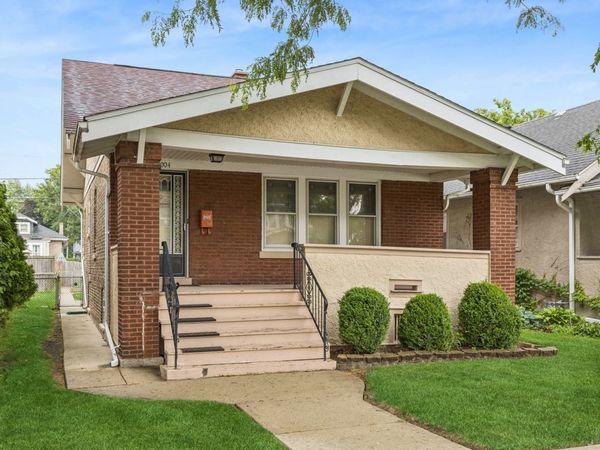1004 Mapleton Avenue, Oak Park, IL 60302